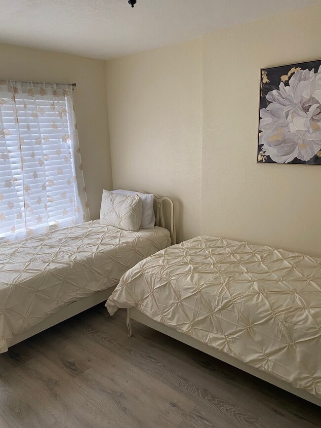 Photo - 4704 MacArthur Blvd Unit B