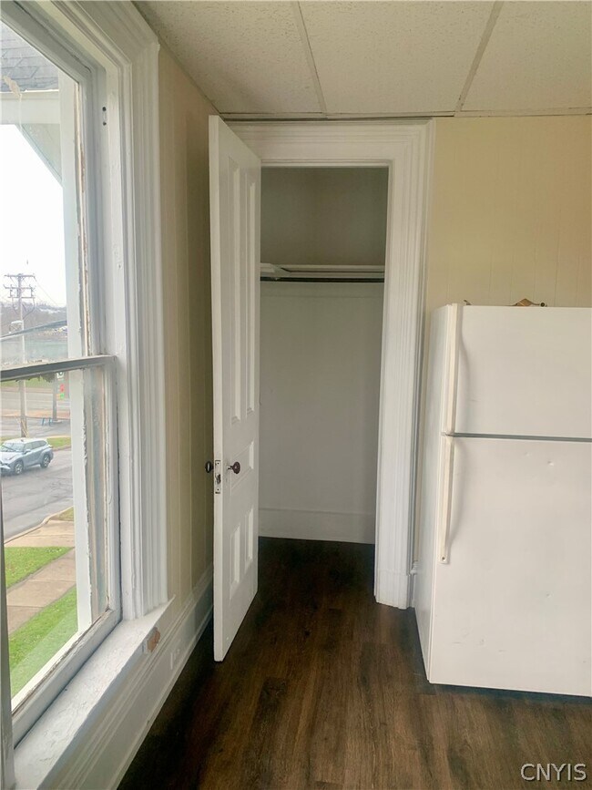 Photo - 146 E 2nd St