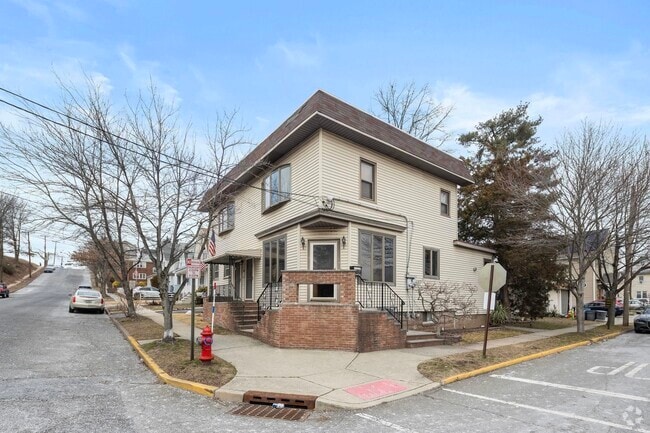 Building Photo - 665 Marin Ave Unit 2 Rental