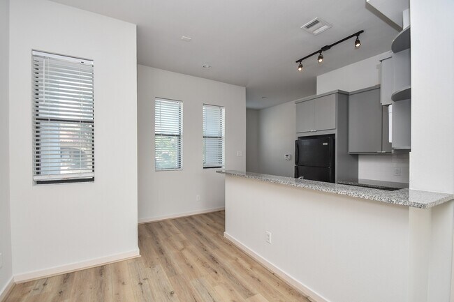 Photo - 4108 McKinney St