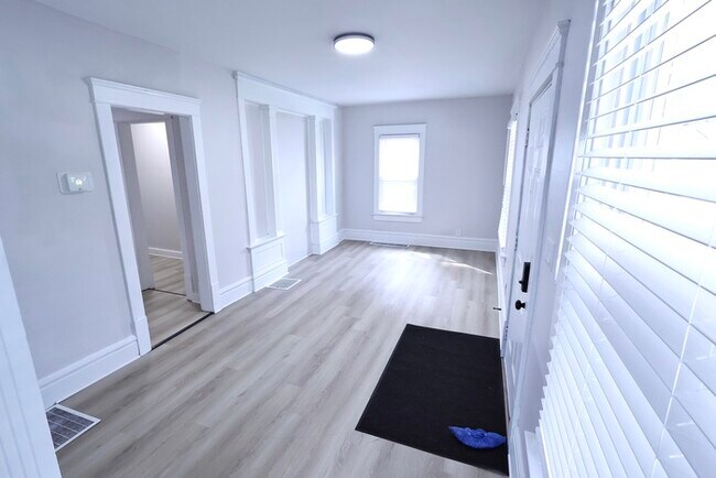 Photo - 991 Diana Ave