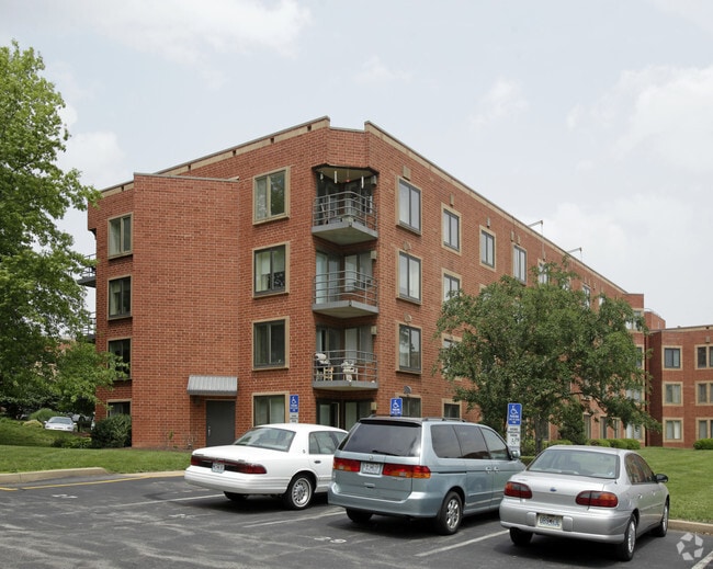 Friendship Village Sunset HIlls Apartments Sunset Hills, MO