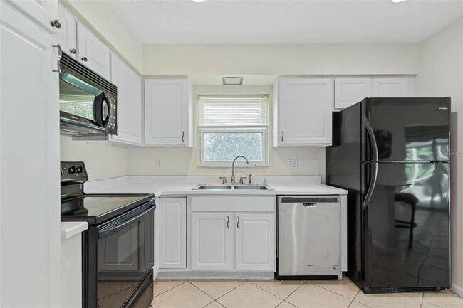 Photo - 9 Crompton Pl