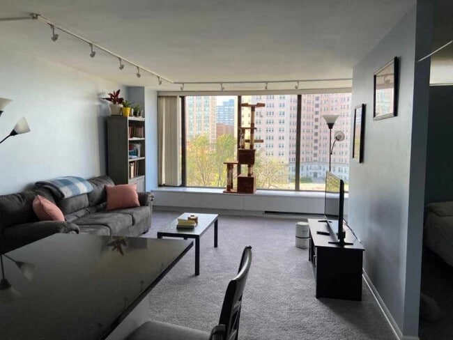 Photo - 5455 N Sheridan Rd Unit Mid level