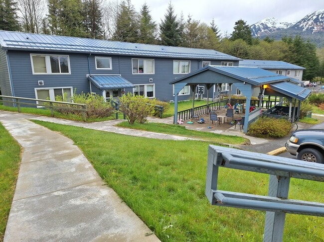 Building Photo - 1050 Salmon Creek Ln Unit #1050