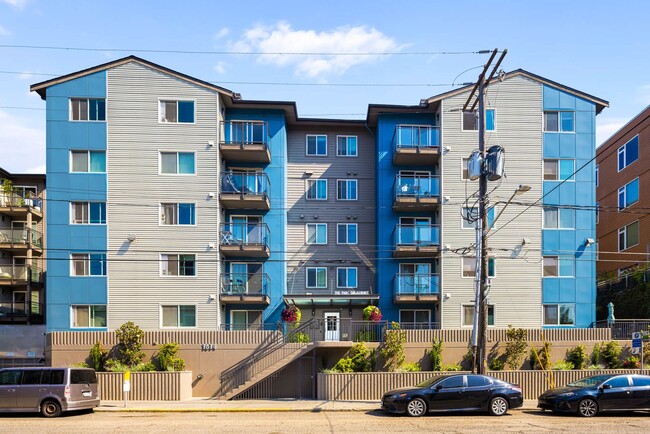 Building Photo - 1614 Summit Ave Unit #S408 Rental