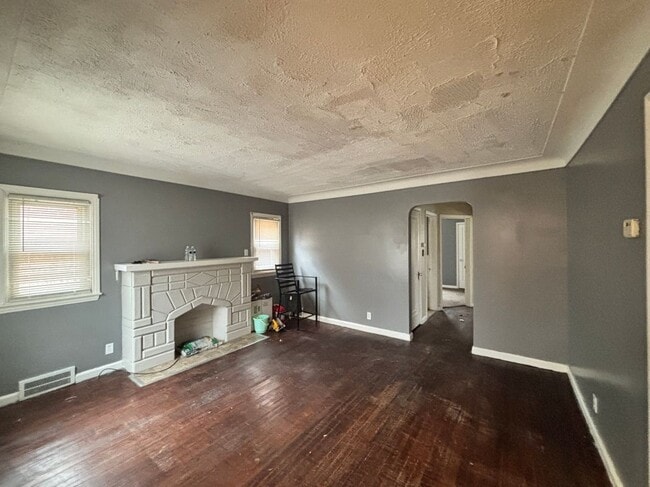 Photo - 15596 Eastwood St