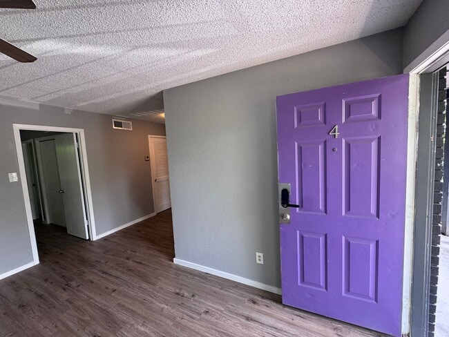 Photo - 309 E Dean Ave