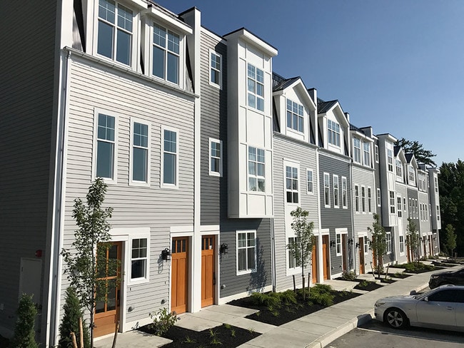 Photo - The Woods @ Bayview