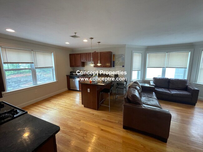 Photo - 16 Notre Dame St Unit 2