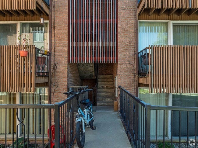 Photo - 813 S Main St