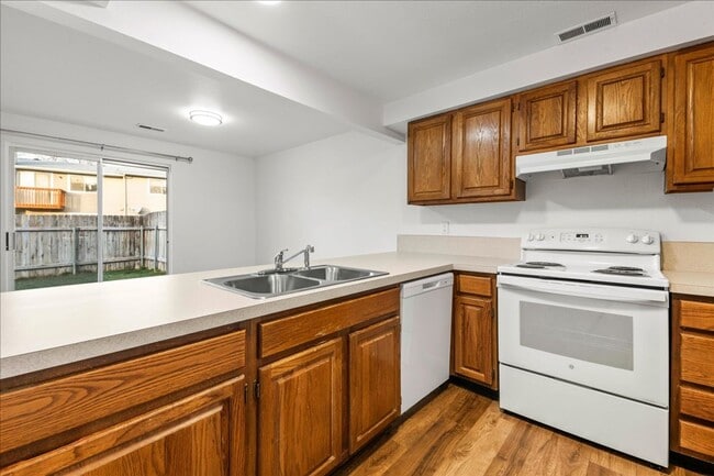 Photo - 3 Bedroom 1.5 Bathroom Townhouse in Southeast Boise