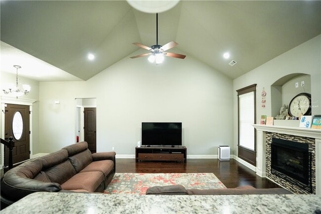 Photo - 2501 SW Tupelo Ave