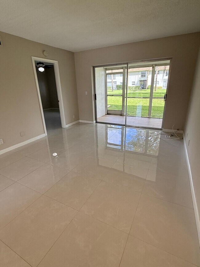 Photo - 9911 Sandalfoot Blvd Unidad 105