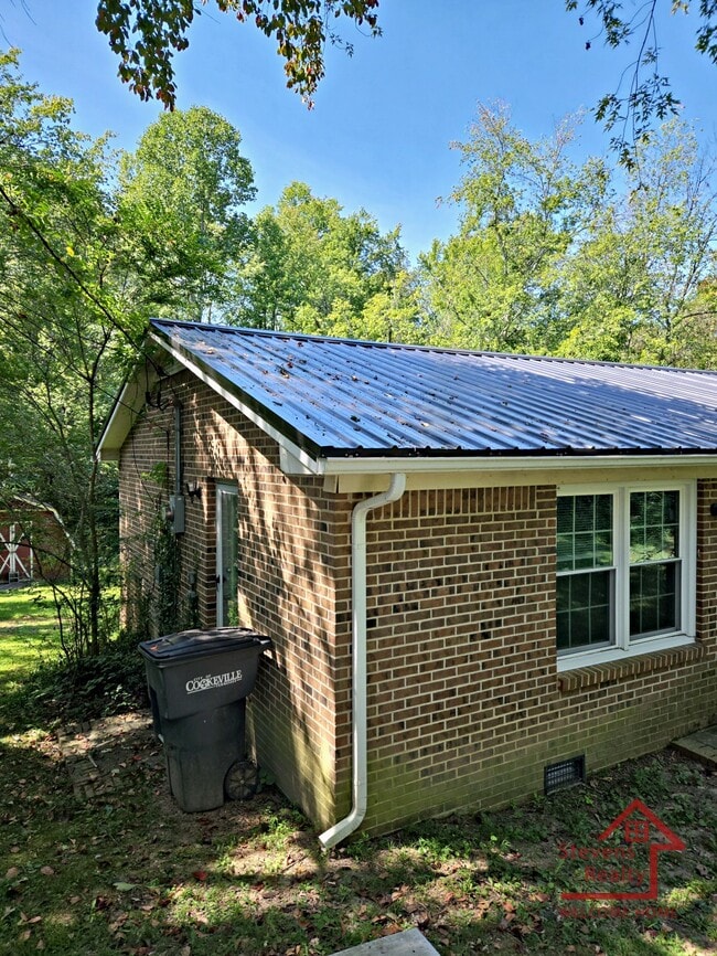 Photo - 2050 Wildwood Rd