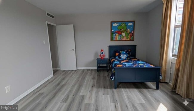 Building Photo - 4600 Duke St Unit 620