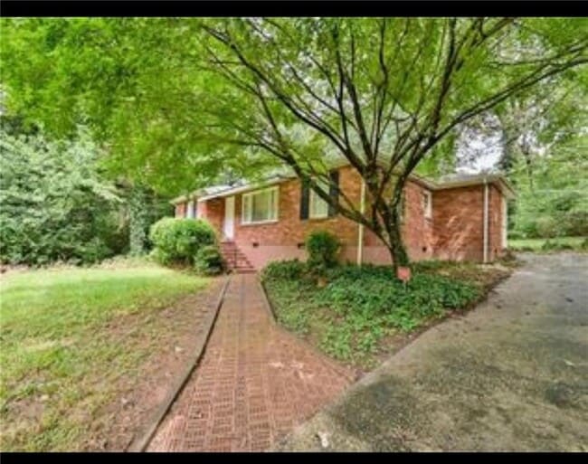Building Photo - 1146 Clearview Dr NE Rental