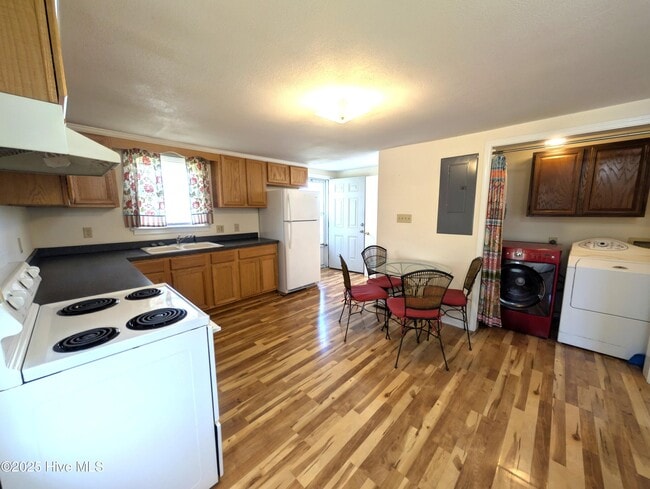 Photo - 710 Beech St