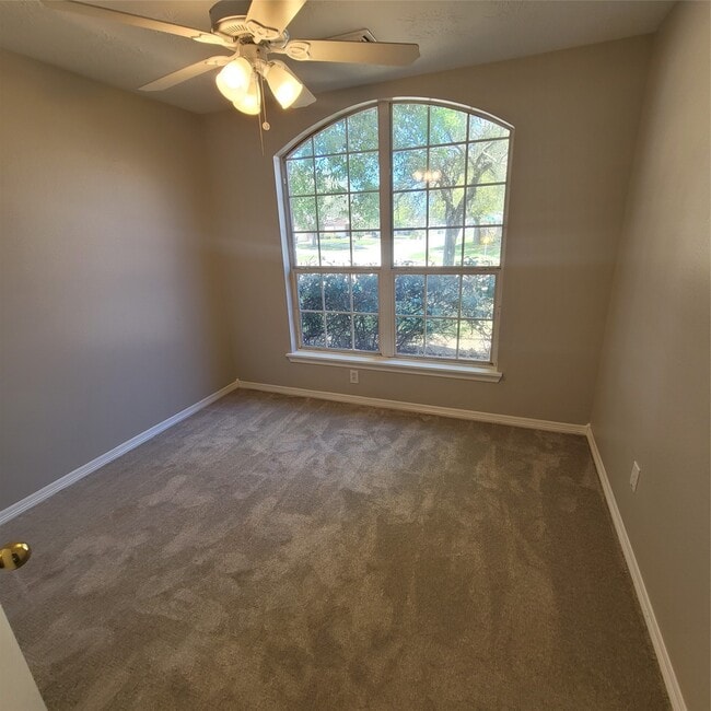 Photo - 2402 Montana Blue Dr