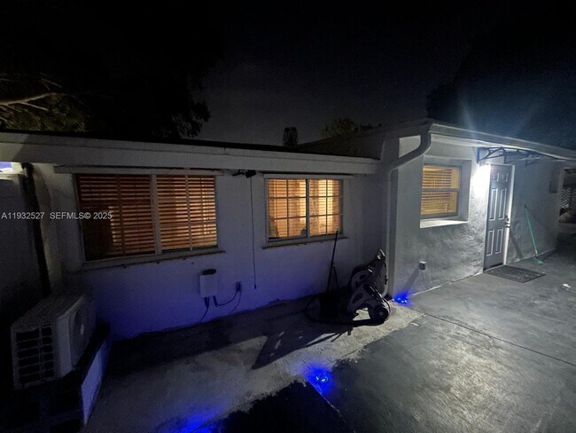 Photo - 1911 Arcadia Dr Unidad B