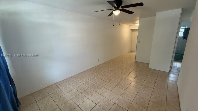 Photo - 4940 SW 28th Terrace Unidad S