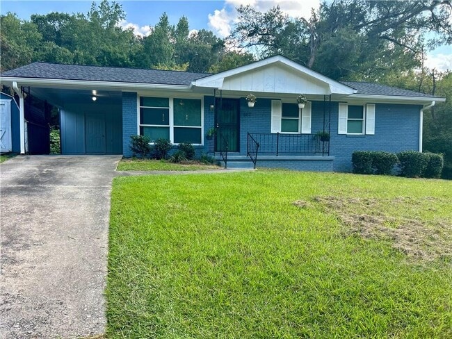 Building Photo - 667 Tara Cir SE