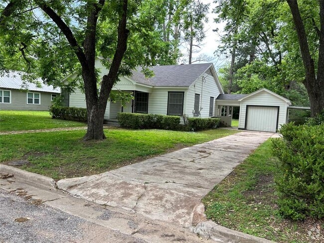 Building Photo - 911 Wigley St Rental