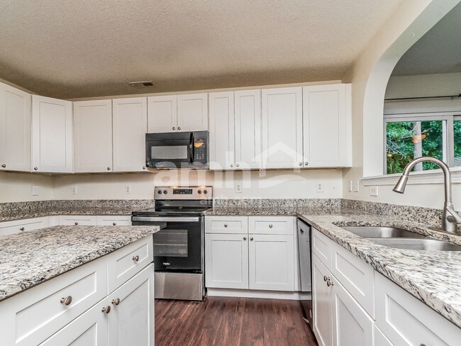 Photo - 1212 Whitman Dr