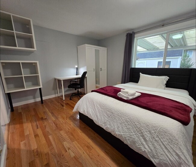 Photo - 19925 Wallingford Ave N