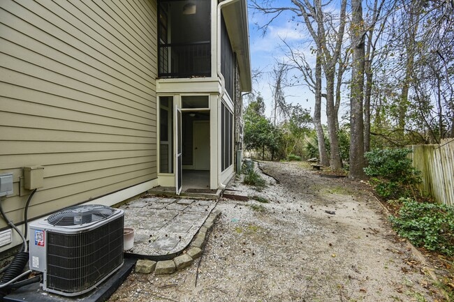 Photo - 1878 Montclair Dr