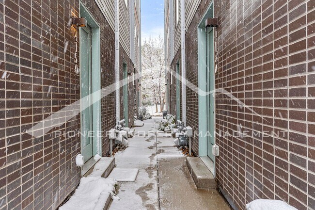 Photo - Spacious Condo with Washer/Dryer and Centr...