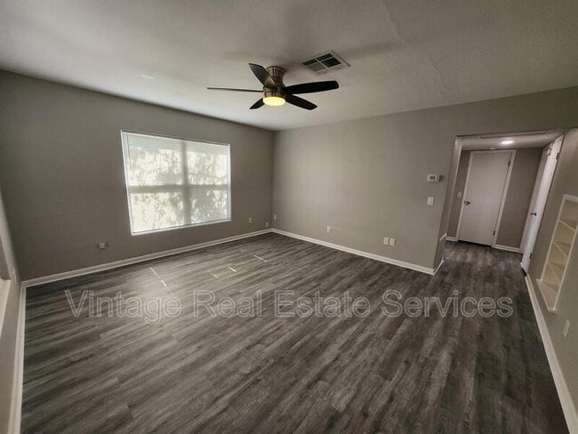 Photo - 306 S Mercury Ave