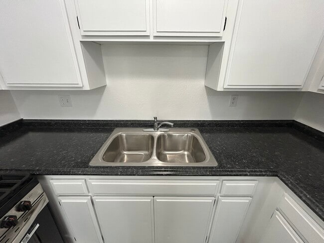 Photo - 4415 W 170th St