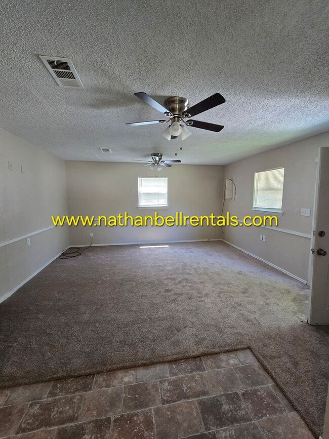 Photo - 1480 10th St NE