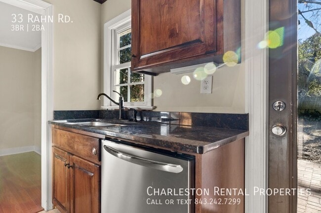 Photo - 33 Rahn Rd