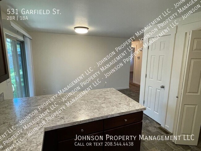 Photo - 531 Garfield St