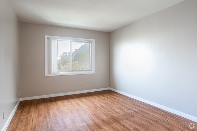 1BR,1BA
