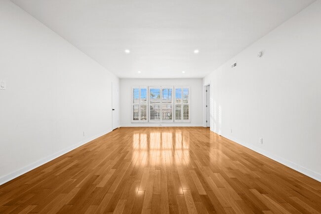 Photo - Renovated 3BR 2BA in Prime Beverly Hills | In-Unit W/D + Parking Unit 9