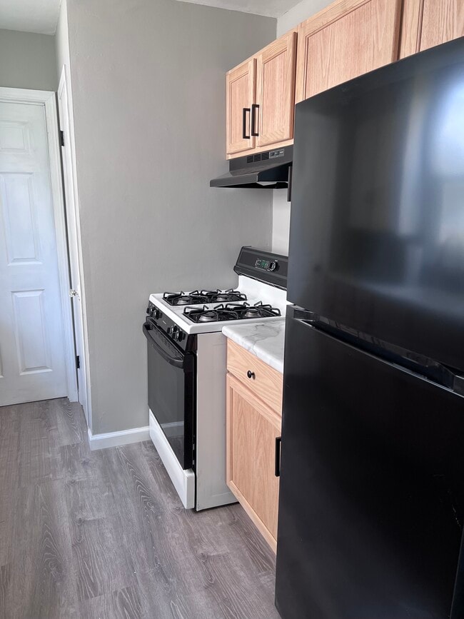 Photo - 2024 Farnham Rd