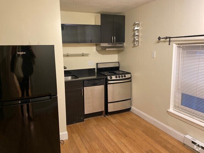 Building Photo - 11 Bartlett Pl Rental