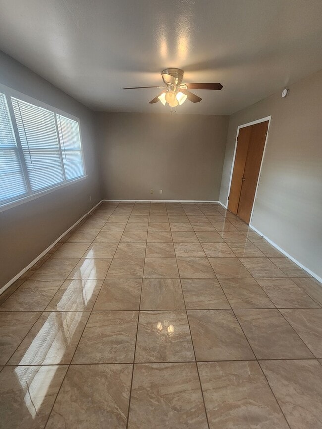 Photo - 3 bed 2 bath home, 2 car garage