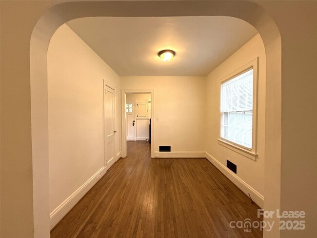 Photo - 1901 Armstrong Park Dr