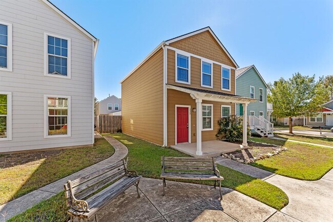 Photo - 220 Trestle Tree