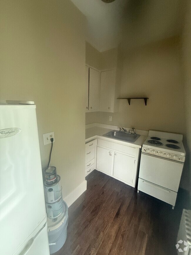 Building Photo - 12 Pleasant St Unit 9 Rental