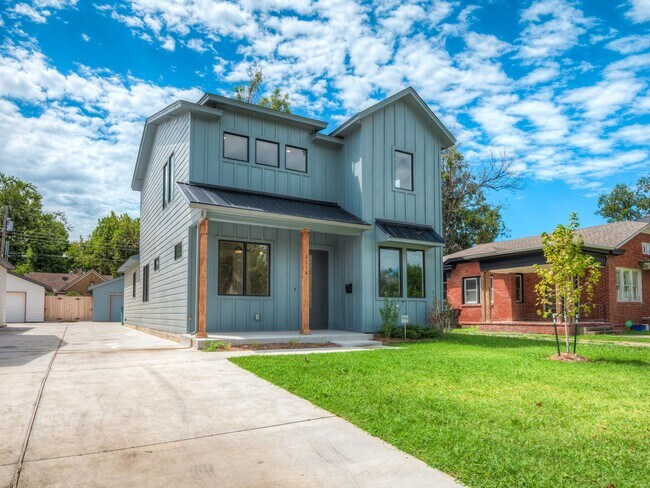2114 NW 20th St