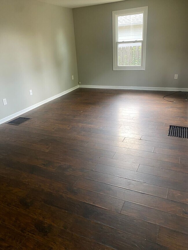 Updated 3 Bedroom House with larg... Rental House Rental in