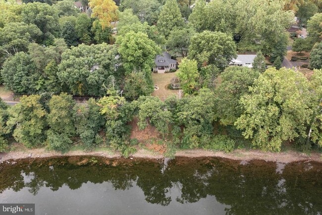 Photo - 731 River Rd