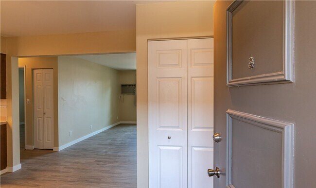 Photo - Beautiful 1 bed/1 bath condo, located clos...