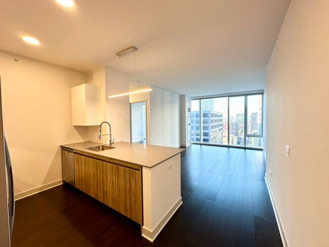 Photo - 313 W Wolf Point Plaza Unit 1910