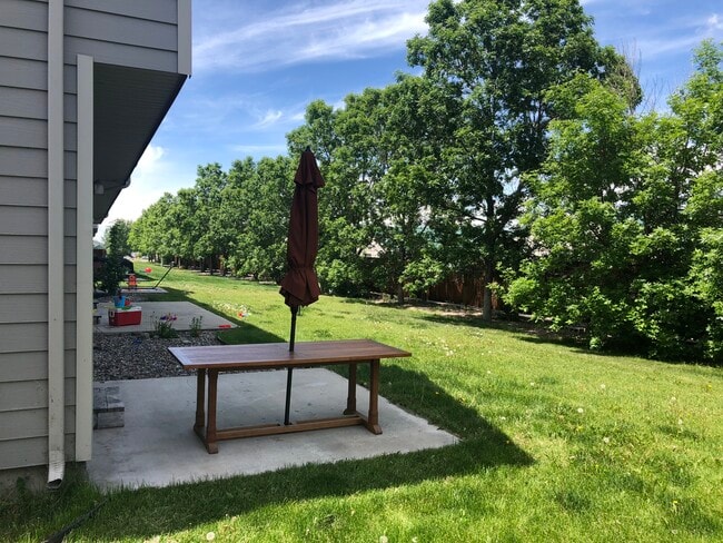 Photo - 468 W Shore Dr